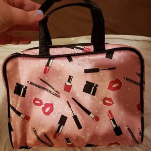 Makeup bag (like brand new)